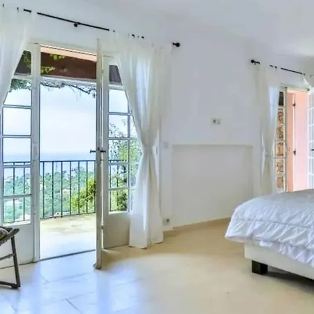 La Sourdine Holiday home *